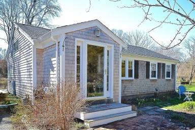 Cottage Mattapoisett Center