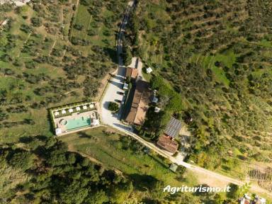 Piacevole casa a Lamporecchio con idromassaggio e piscina