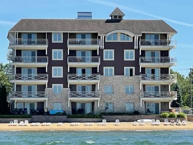 Condo Acme