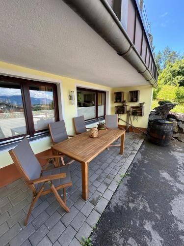 Rental apartment with terrace & yard — photo 5