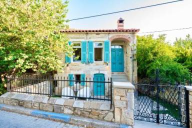 House Phocaea