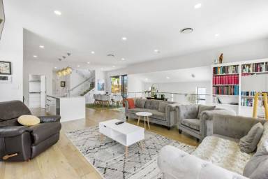 234 m² House