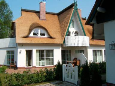 Tolle Wohnung in Zingst mit Sauna, Terrasse & Garten + Strand in der Nähe