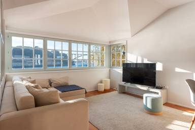 100 m² Apartment