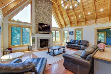 House  Hayesville
