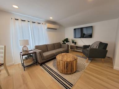 Hus  Long Beach
