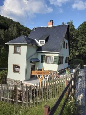 Children-friendly charming holiday home with barbeque, garden & terrace | Good for workation