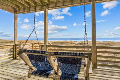 Vacation home with hot tub, terrace & private pool