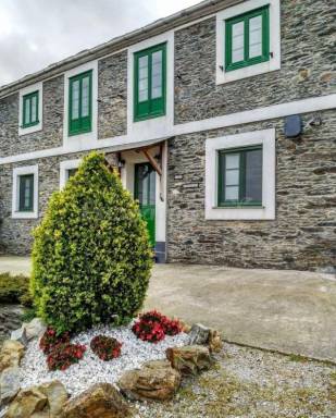 Casa rural con barbacoa, jardín y terraza | Vistas al jardín