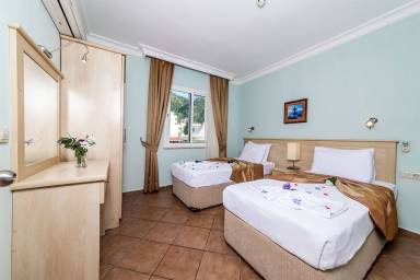 Aparthotel with pool, terrace & garden | City view