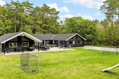 Ferienhaus mit Grill, Terrasse und Pool