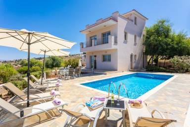 Villa with barbecue, sauna & private pool | Sea view