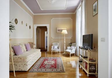 100 m² Apartament