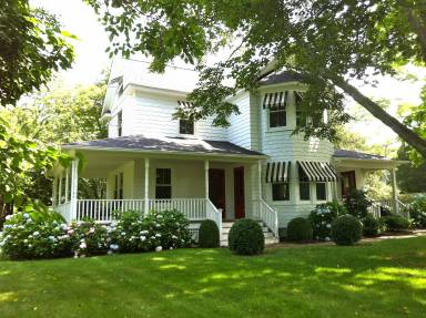 House  Hampton Bays