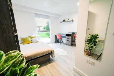 2043 m² Apartment