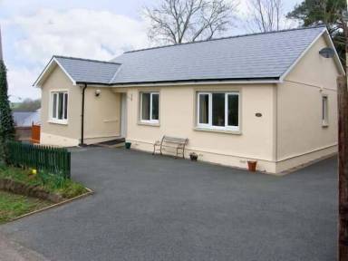 Cottage Martletwy