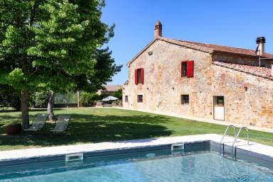 House Yard Montisi