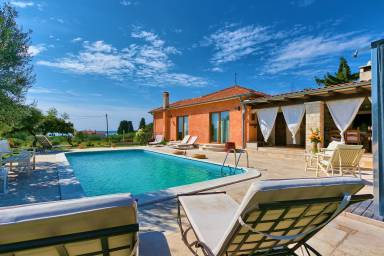 190 m² House