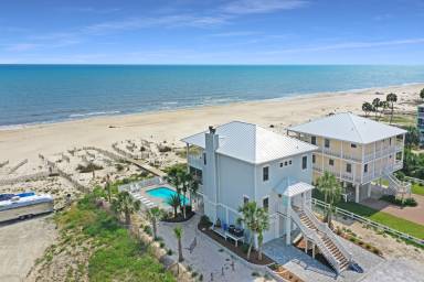 Holiday home with terrace, private pool & barbecue | Nature view