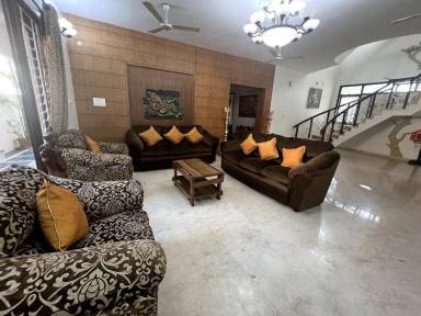 100 m² House