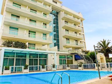 Familienfreundliche tolle Wohnung mit Garten, Pool und Terrasse | Nah am Strand | Hunde erlaubt