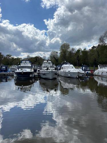 Houseboat  Maidenhead