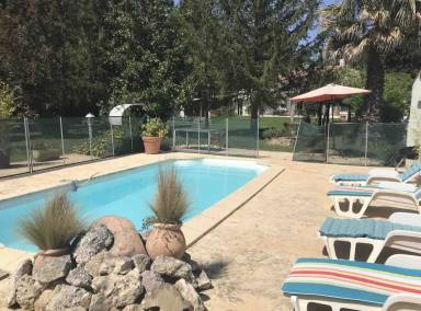 Maison de vacances avec terrasse, jardin et piscine privée