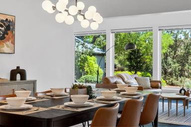 344 m² House