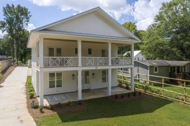 House Auburn