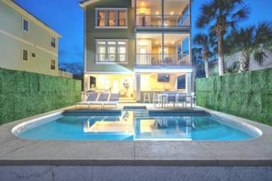 418 m² House