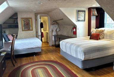 DaVinci Room (Second Floor)