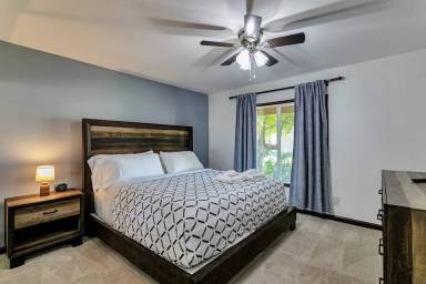 Airbnb  Northern Manor West Townhouse