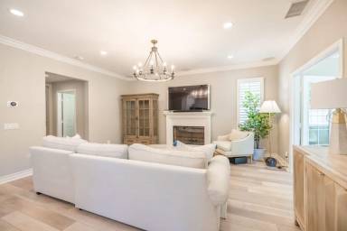 218 m² House