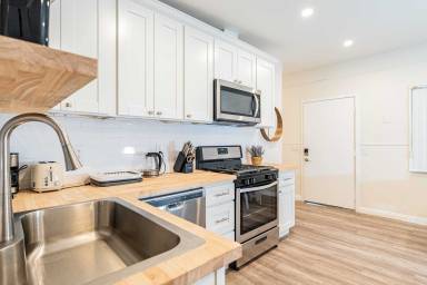 House Azusa