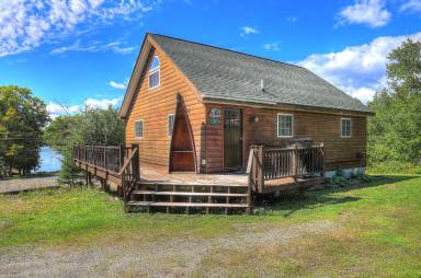 House  Rangeley
