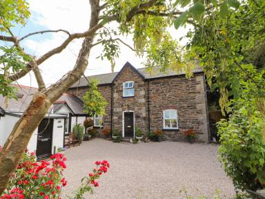 Cottage  Llannefydd