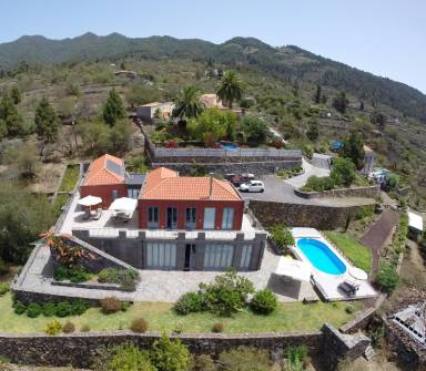 200 m² House