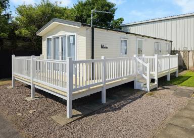 Caravan with 3 rooms for 8 persons