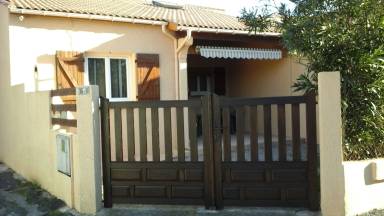 Agréable villa avec jardin, barbecue et terrasse | À côté de la plage