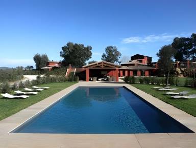 Familienorientierter Bauernhof mit Terrasse, Garten und Pool