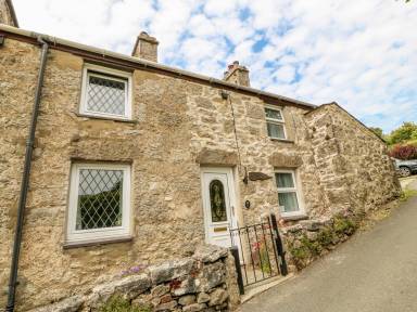 Cottage Balcony/Patio Llangoed