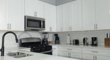 Spacious condo near UChicago and Obama Center