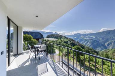 Appartamento con giardino, internet veloce e terrazza | Vista sulla montagna | Perfetto per il lavoro da remoto