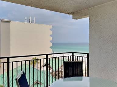 156 m² Condo