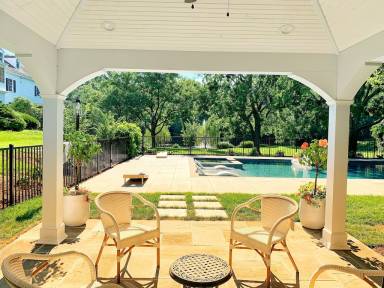 Farmhouse  Syosset