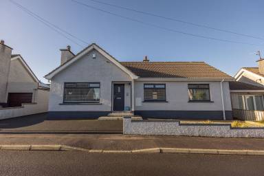 Holiday home with garden | City view