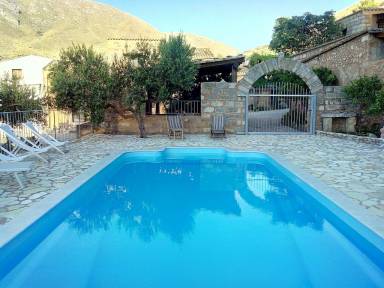 House Yard Castelluzzo