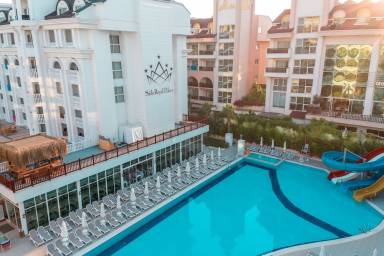 Résidence de vacances adaptée aux familles avec piscine privée | Vue piscine | À côté de la plage