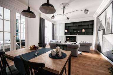 210 m² Apartment