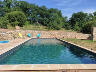 Cottage Yard Saint-Bressou